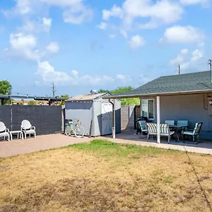 https://central-phoenix-charmer.hotelsofphoenix.com