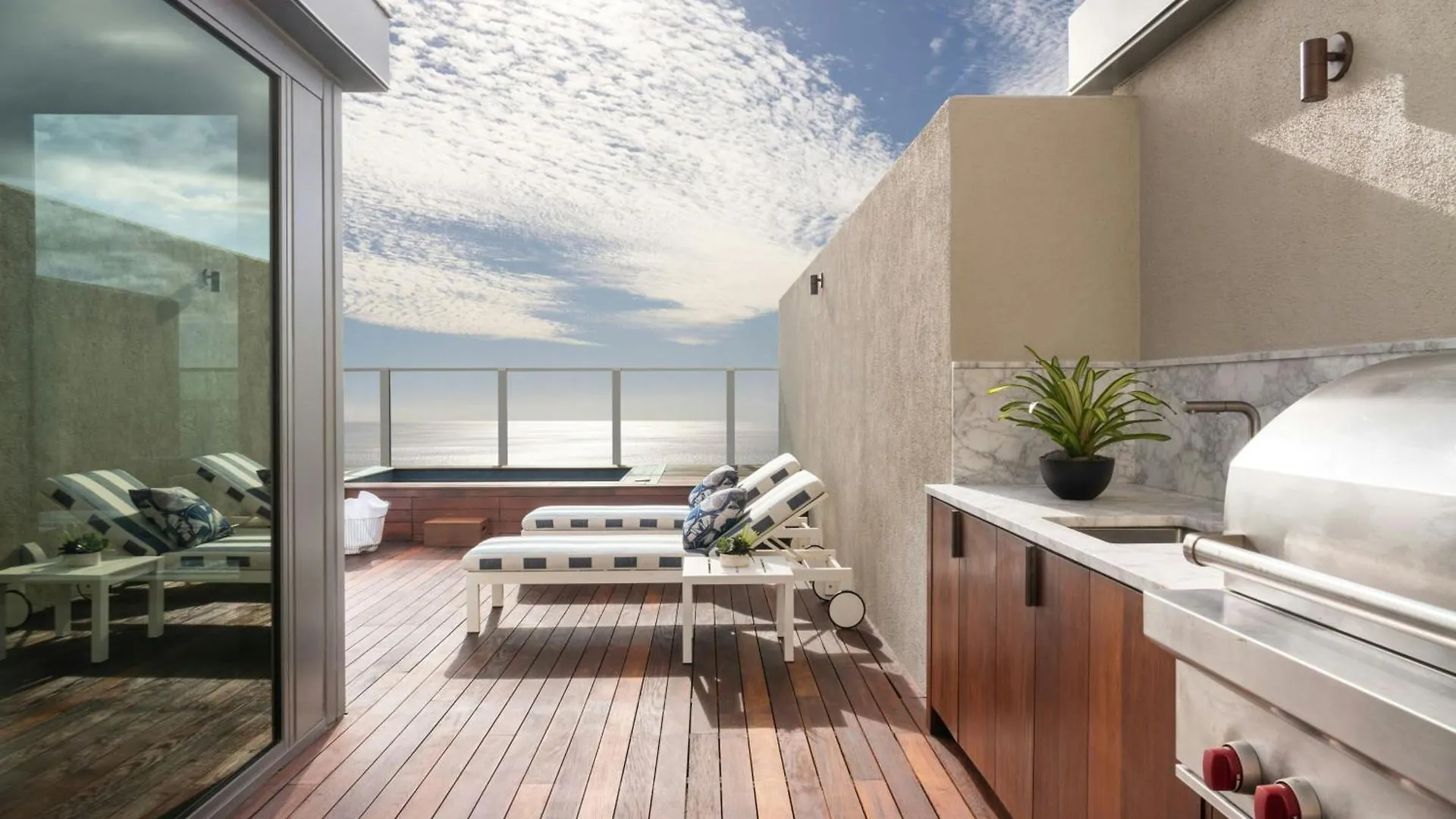 The Ritz-Carlton Residences, Waikiki Beach Hotel Honolulu